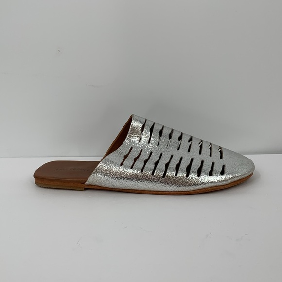 Free People Slice of Sun flat slide shoe mule silver metallic crinkle new 7.5 - Picture 2 of 7